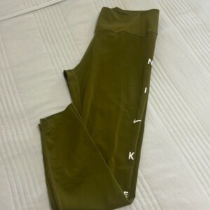Nike dry fit leggings
